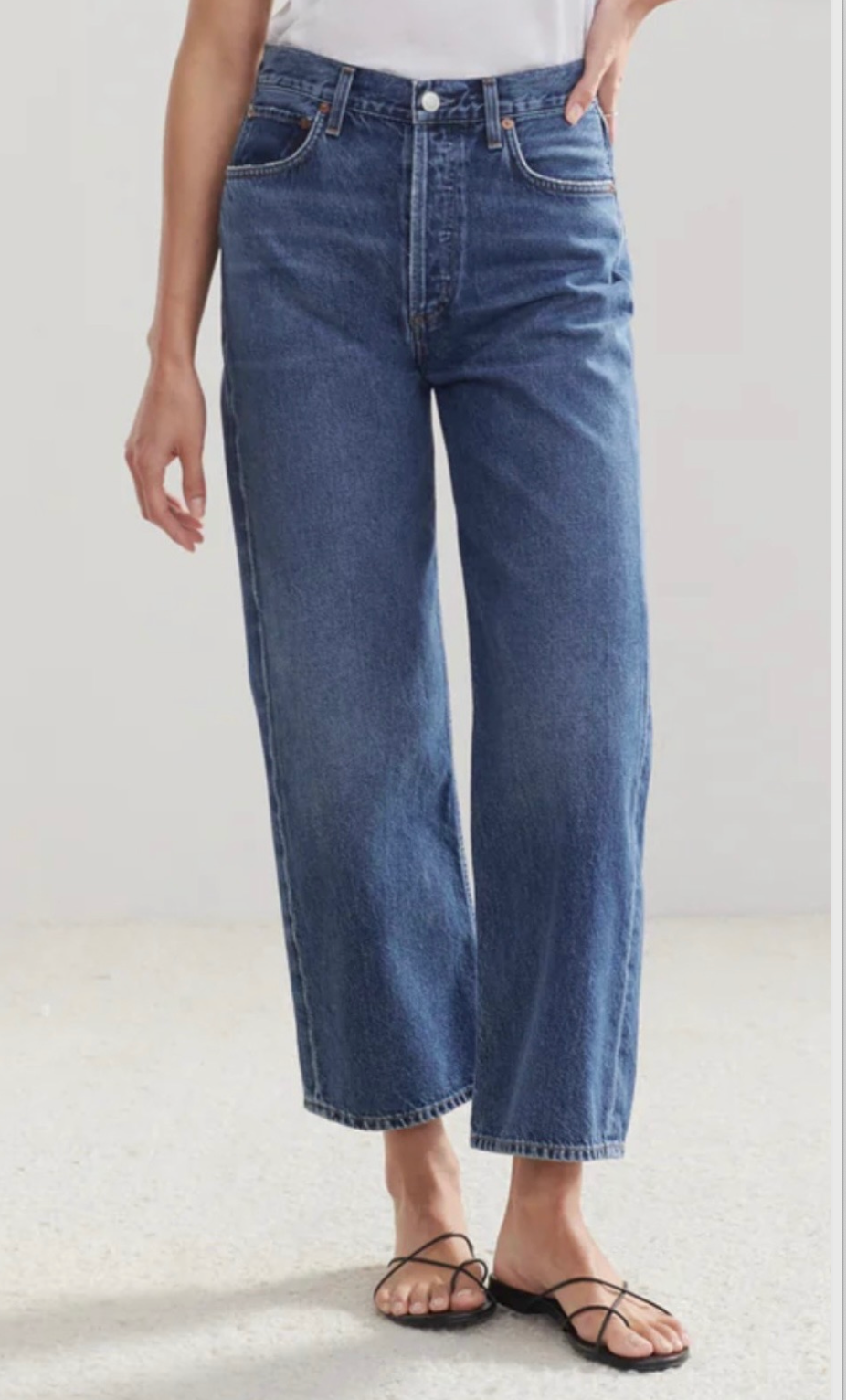 the ren jean is designed with a flattering high-rise waist, a relaxed fit through the hips, and finished with a wide leg silhouette. Pair back to a sleek tank or bodysuit. In colour Fix 