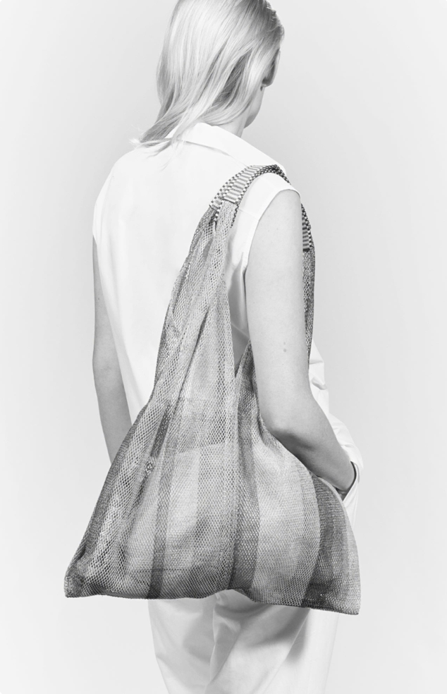 
ÉPICE Paris revolutionized the fashion world with their exquisite collection of vibrant accessories
Founded in 1999 by Danish designers Bess Nielsen and Jan Machenhauer, ÉPICE is a pioneering brand of high-end stoles and bags for men and women. The brand's identity is based on its creation. Each item is unique and designed like a piece of art. The pieces are woven and printed by hand in the workshops in India.