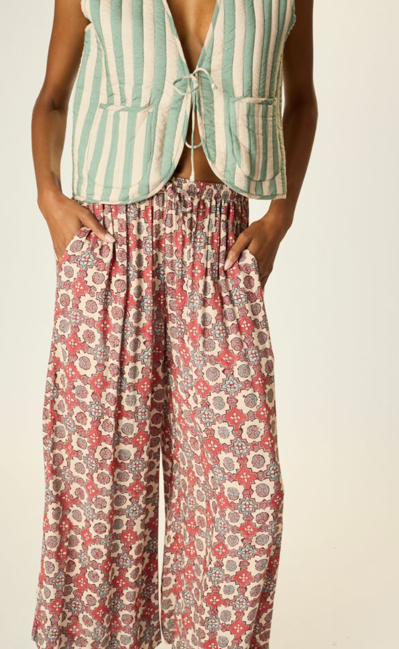 easy and chic lounge pants.

