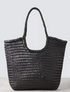 The "NS Diagonal Triple Jump" is a shoulder bag that stands out with its handwoven buffalo calf leather and stylish vertical design. It&