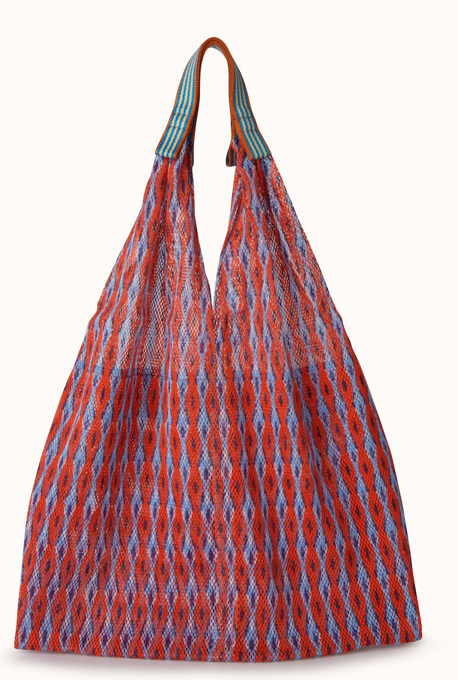 The Épice Paris Udaipur tote Bag 2550 is a standout piece from the brand’s Spring/Summer 2025 collection, blending artistic design with everyday functionality. Crafted in a distinctive triangular mesh shape, this tote features a double-layered mesh construction up to mid-height.
digitally printed, offering depth and vibrancy.
Short woven handles tailored to each colour variant.
Removable inner zippered pouch for added convenience.
Made from 100% polyester, ensuring durability while maintaining a light weigh